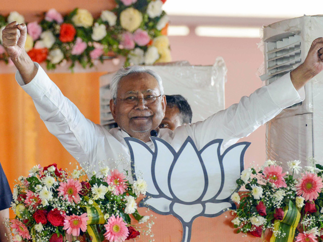 "<i>Itna Zyaada Paida Karna Chahiye Kisi Ko</i>...": Nitish Kumar Taunts Lalu Prasad Over Dynastic Politics