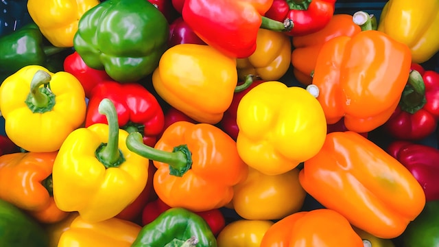 Bell peppers are low in carbohydrates and calories but rich in fibre, vitamins A and C, and antioxidants
