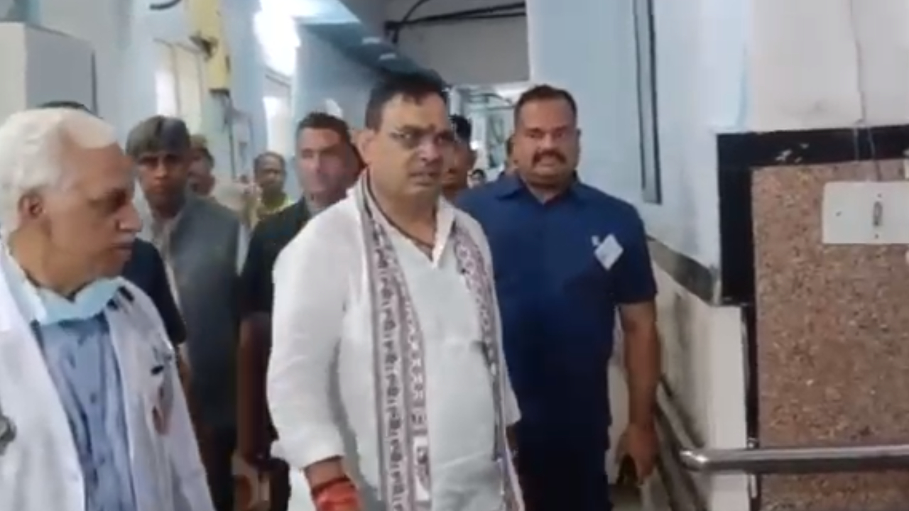 मां से मिलने SMS अस्पताल पहुंचे राजस्थान के सीएम भजनलाल शर्मा