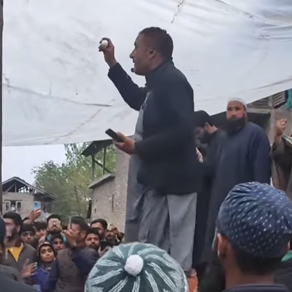 Poor Man Donated Egg For Mosque In J&K. Auction Fetched Record Amount Poor Man Donated Egg For Mosque In J&K. Auction Fetched Record Amount