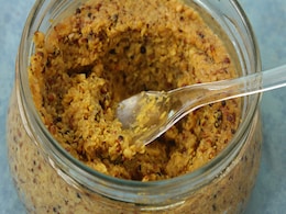 मूंग और मसूर की दाल से घर पर चुटकियों में तैयार हो जाएगा स्क्रब, चेहरा निखार देंगी ये दालें  मूंग और मसूर की दाल से घर पर चुटकियों में तैयार हो जाएगा स्क्रब, चेहरा निखार देंगी ये दालें