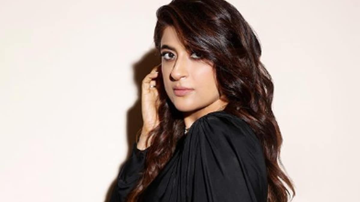 Watch Tahira Kashyap Reveals Her GoTo Healthy Snack For 4 PM Cravings