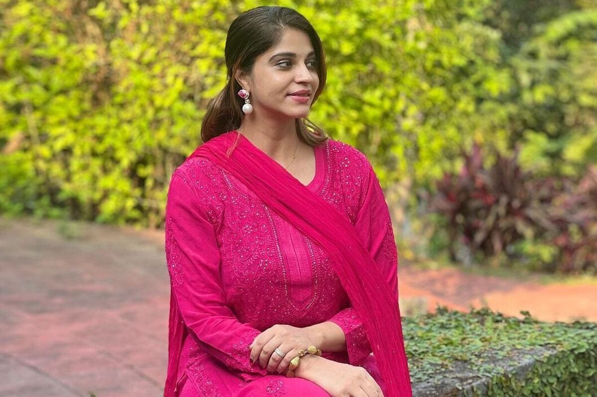 Got an Old Bag? Try This Shweta Mahadik's DIY Corset Got an Old Bag? Try This Shweta Mahadik's DIY Corset