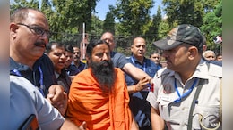 बाबा रामदेव यांच्या अडचणी कायम, सर्वोच्च न्यायालयानं पुन्हा फेटाळली विनंती