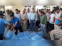 ट्रेनों में धड़ल्ले से बिक रही अनप्रुड बोतलबंद पानी, बांद्रा-बरौनी अवध एक्सप्रेस ट्रेन से भारी मात्रा में पानी बोतल जब्त ट्रेनों में धड़ल्ले से बिक रही अनप्रुड बोतलबंद पानी, बांद्रा-बरौनी अवध एक्सप्रेस ट्रेन से भारी मात्रा में पानी बोतल जब्त