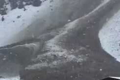 Watch: Avalanche, Landslide In Kashmir After Heavy Rain, Snowfall Watch: Avalanche, Landslide In Kashmir After Heavy Rain, Snowfall