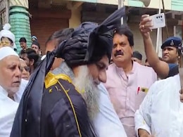 Eid 2024:50 साल अनूठी परंपरा निभा रहा है इंदौर का हिंदू परिवार, शहर काजी को अपनी बग्घी से लाते-ले जाते हैं ईदगाह Eid 2024:50 साल अनूठी परंपरा निभा रहा है इंदौर का हिंदू परिवार, शहर काजी को अपनी बग्घी से लाते-ले जाते हैं ईदगाह