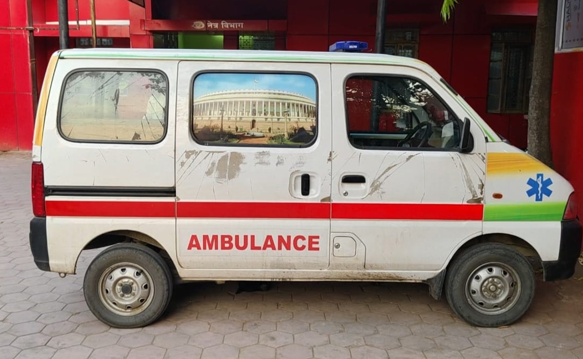 कोरिया में ट्रैफिक नियमों की खुद अफसर उड़ा रहे धज्जियां, RTO में रजिस्ट्रेशन के बिना दो सालों से दौड़ रही एम्बुलेंस