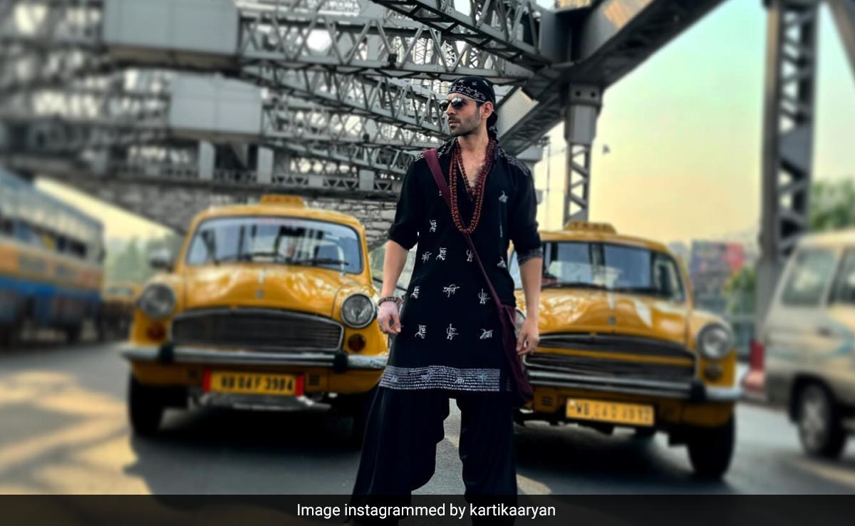 Kartik Aaryan Pays Kolkata's Howrah Bridge A Visit: 5 Interesting Facts About Howrah Bridge In Kolkata
