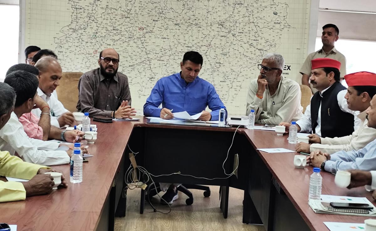 MP News: जीतू पटवारी ने जिला निर्वाचन अधिकारी को बताया BJP एजेंट, कहा क्लेक्टर नहीं निभा रहे अपना धर्म