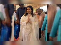 Parineeti Chopra Visits Siddhivinayak Temple To Celebrate Success Of <i>Amar Singh Chamkila</i>