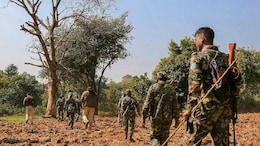 Sukma Naxal Encounter: सुकमा में 5 लाख का इनामी नक्सली ढेर, एक महिला की भी गई जान