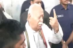 RSS प्रमुख मोहन भागवत ने  किया वोट, लोगों से की ये अपील! RSS प्रमुख मोहन भागवत ने  किया वोट, लोगों से की ये अपील!