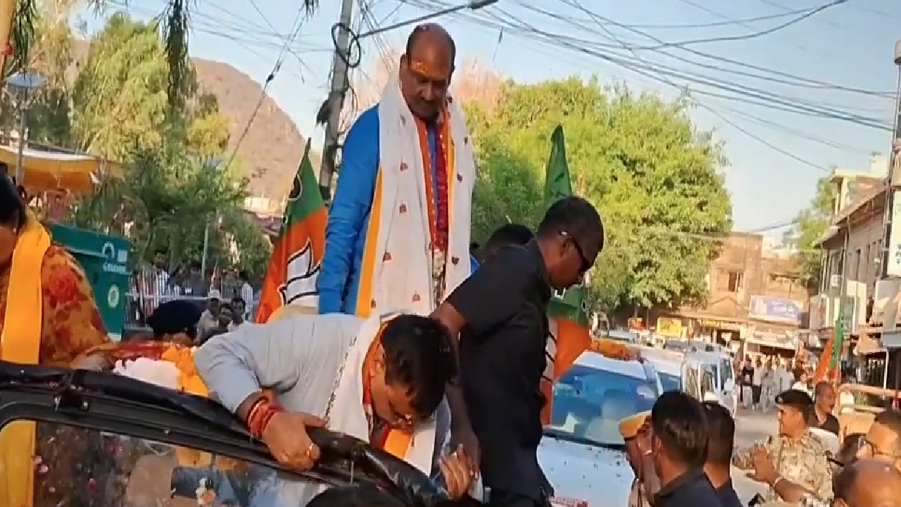 Lok Sabha Election 2024:सीएम भजनलाल की गाड़ी का फटा  रेडिएटर मची भगदड़ जैसी स्थिति