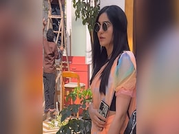 300 करोड़ की फिल्म दे चुकी एक्ट्रेस 15 रुपये की साड़ी में आई नजर, फैंस बोले- इसे कहते हैं सादगी 300 करोड़ की फिल्म दे चुकी एक्ट्रेस 15 रुपये की साड़ी में आई नजर, फैंस बोले- इसे कहते हैं सादगी