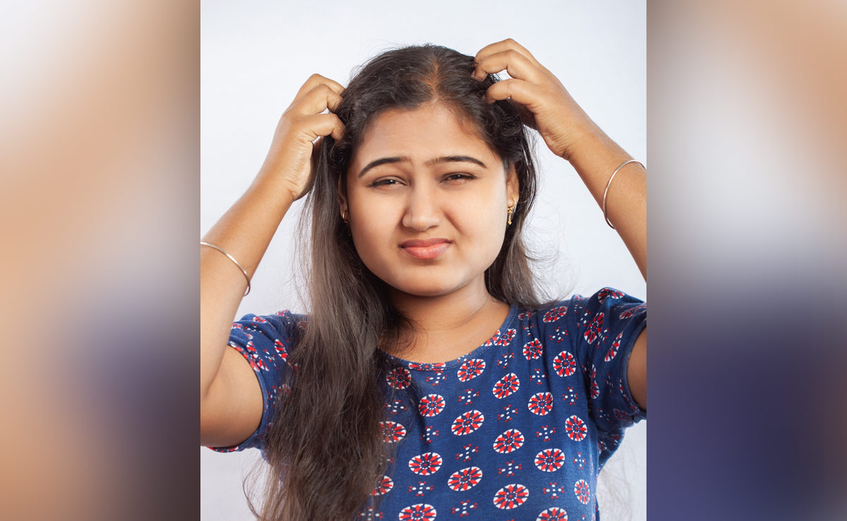 बेस्ट हेयर स्टाइल कर लो, फिर भी परेशान करते हैं छोटे-छोटे टूटे-खड़े बाल (Flyaway Hair), टिप्स जो दिलाएंगे सिर के छोटे और खड़े बालों से निजात