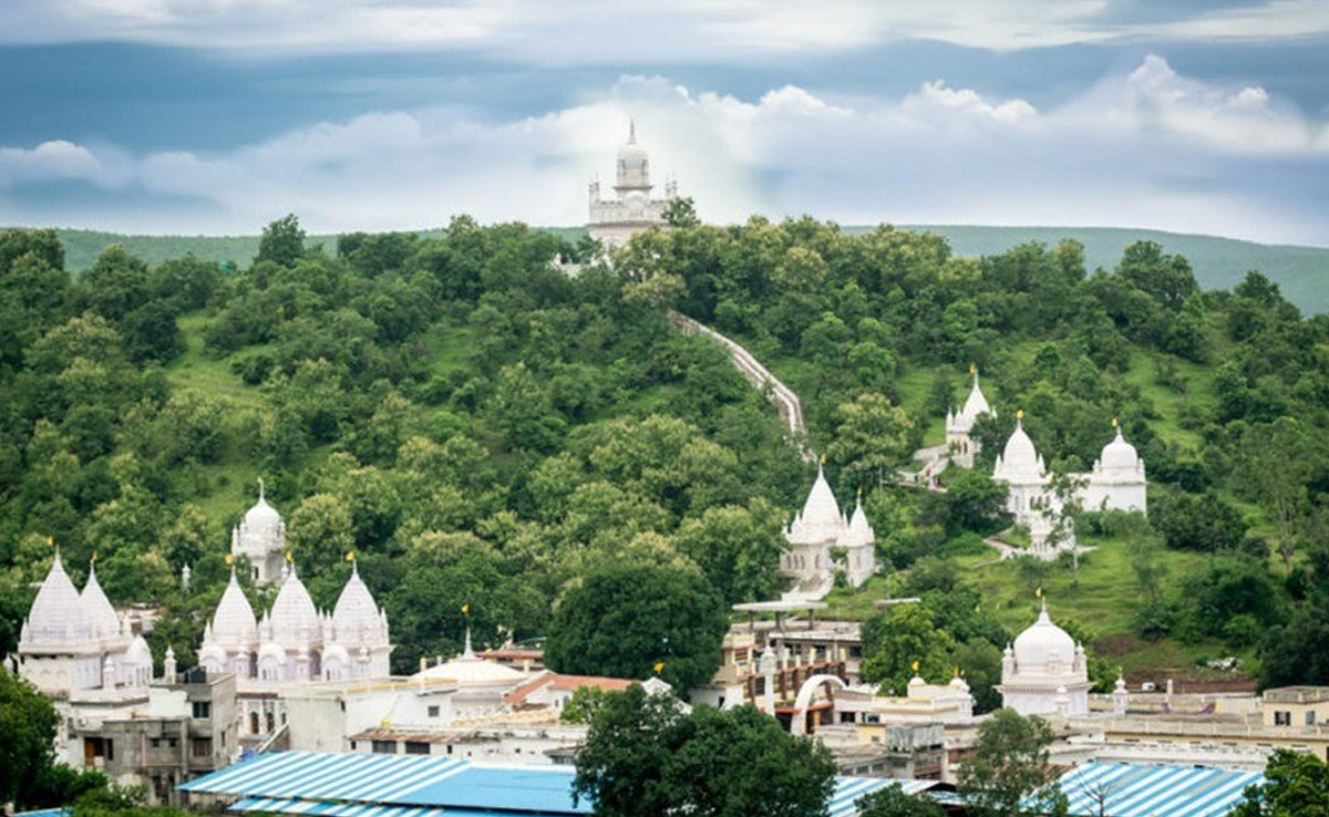 MP News: मध्य प्रदेश में बना दुनिया का सबसे ऊंचा जैन मंदिर, 1000 करोड़ से ज्यादा की आई लागत और लगे 17 साल