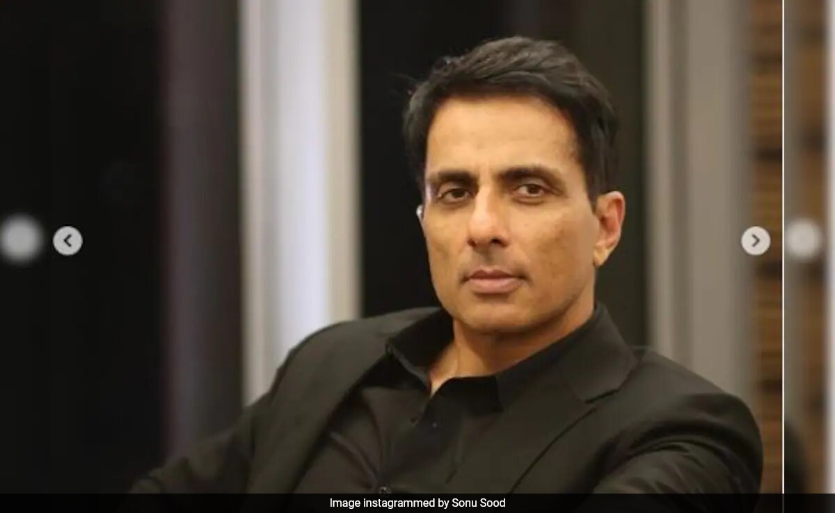 Sonu Sood's "Blocked" WhatsApp Account Is Retrieved: "Just 9483 Unread Messages In 61 Hours"