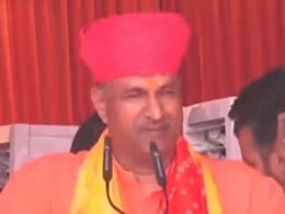 Rajasthan Politics: सीपी जोशी की नामांकन रैली में उमड़ा जनसैलाब, मंच से BJP प्रदेशाध्यक्ष बोले- 'मैं चुनौती देता हूं कि...' Rajasthan Politics: सीपी जोशी की नामांकन रैली में उमड़ा जनसैलाब, मंच से BJP प्रदेशाध्यक्ष बोले- 'मैं चुनौती देता हूं कि...'