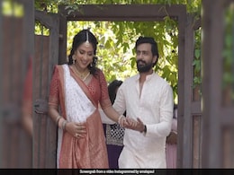 Inside Amala Paul's Baby Shower Ceremony With Husband Jagat Desai By Her Side Inside Amala Paul's Baby Shower Ceremony With Husband Jagat Desai By Her Side
