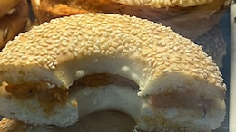 Starbucks' Podi Cream Cheese Bagel Goes Viral, Divides Internet