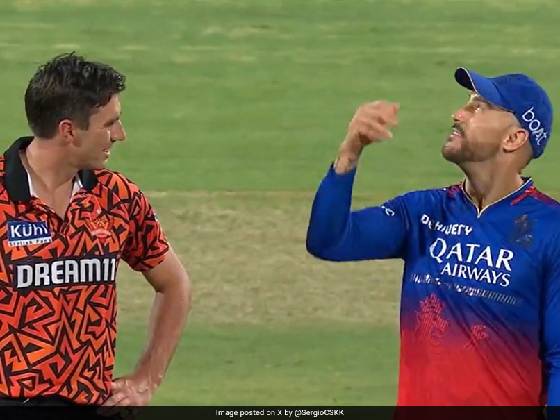Video: Was Faf du Plessis Talking To Pat Cummins About Rumoured Toss Tampering In MI vs RCB Game?