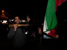 ईरान का इजरायल पर हमला : सीरिया की 'चिंगारी' से भड़की 45 साल पुरानी दुश्मनी की आग ईरान का इजरायल पर हमला : सीरिया की 'चिंगारी' से भड़की 45 साल पुरानी दुश्मनी की आग