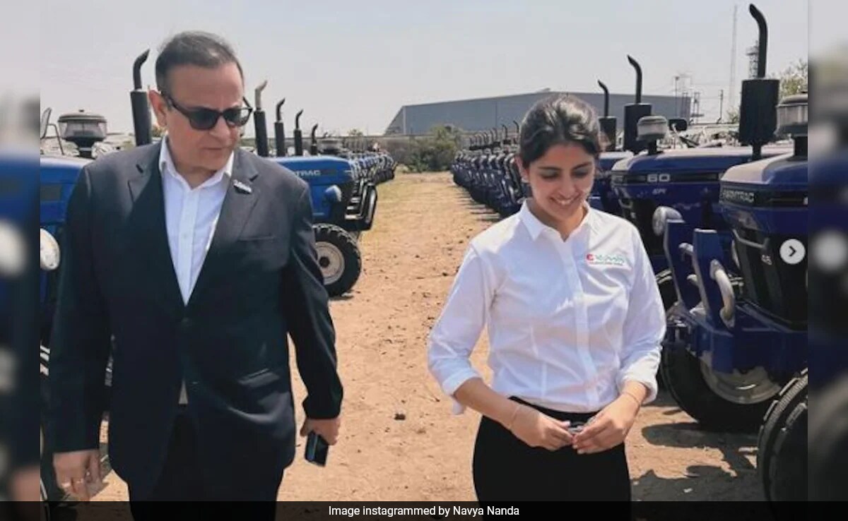 Navya Nanda Thrills The Internet With Rare Pic Of Herself With Dad Nikhil