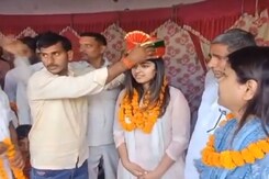 Akhilesh Yadav's Daughter Campaigns For Mother Dimple Yadav In UP's Mainpuri Akhilesh Yadav's Daughter Campaigns For Mother Dimple Yadav In UP's Mainpuri