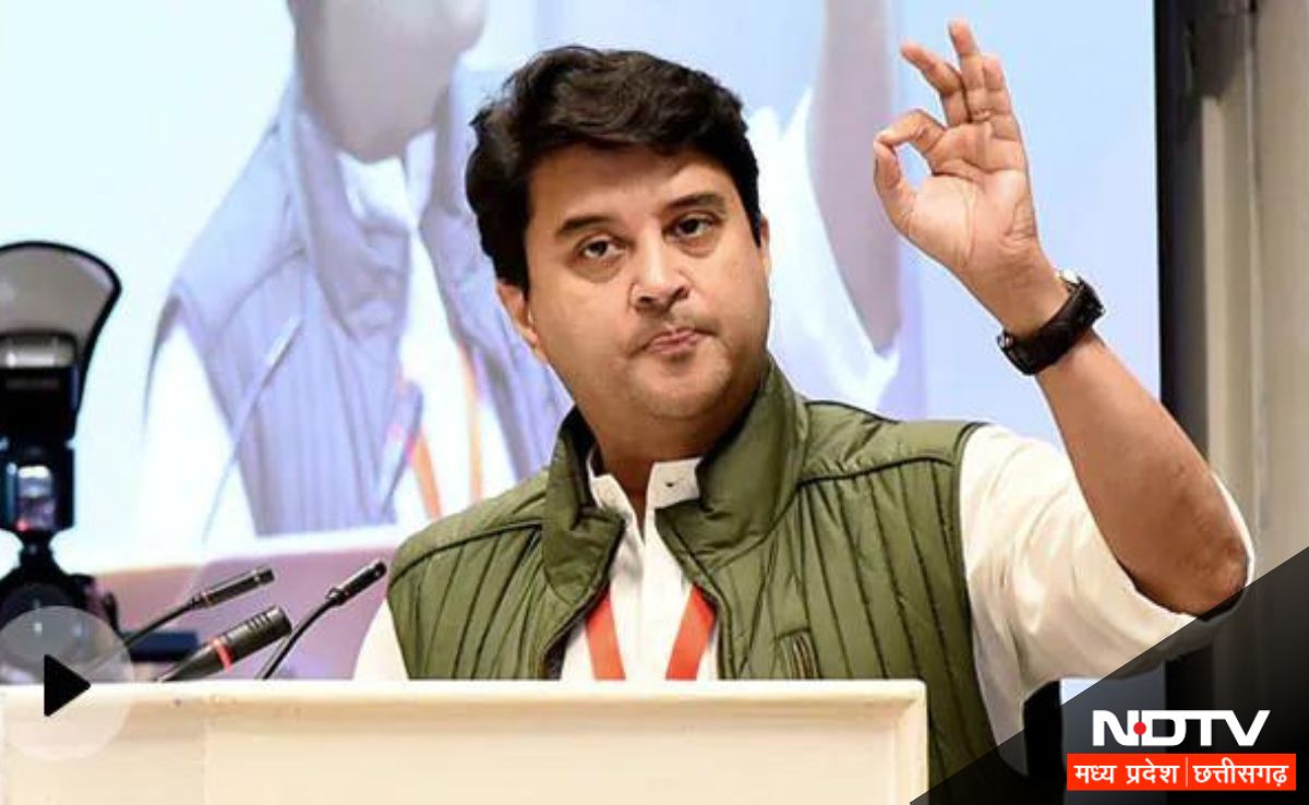 एयरपोर्ट जैसी सुविधाएं देने के बाद शिवपुरी की जनता के बीच पहुंचे सिंधिया, कहा- टाइगर जिंदा है, देखिए Video