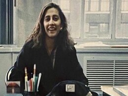 डेटिंग के दिनों में खुद चुकाती थीं खाने के बिल, तंगी में भी नहीं छोड़ा साथ, आज कहलाती हैं एवरग्रीन स्टार की पत्नी डेटिंग के दिनों में खुद चुकाती थीं खाने के बिल, तंगी में भी नहीं छोड़ा साथ, आज कहलाती हैं एवरग्रीन स्टार की पत्नी