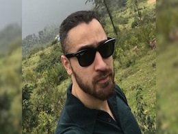 Imran Khan To Make His Bollywood Comeback In "Laugh Riot" Film Produced By Uncle Aamir: Report Imran Khan To Make His Bollywood Comeback In "Laugh Riot" Film Produced By Uncle Aamir: Report