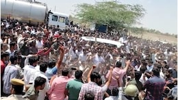 Rajasthan Politics: बालोतरा में SP ऑफिस के बाहर धरने पर बैठे रविंद्र सिंह भाटी, बड़ी संख्या में समर्थक मौजूद, पुलिस बल की तैनाती