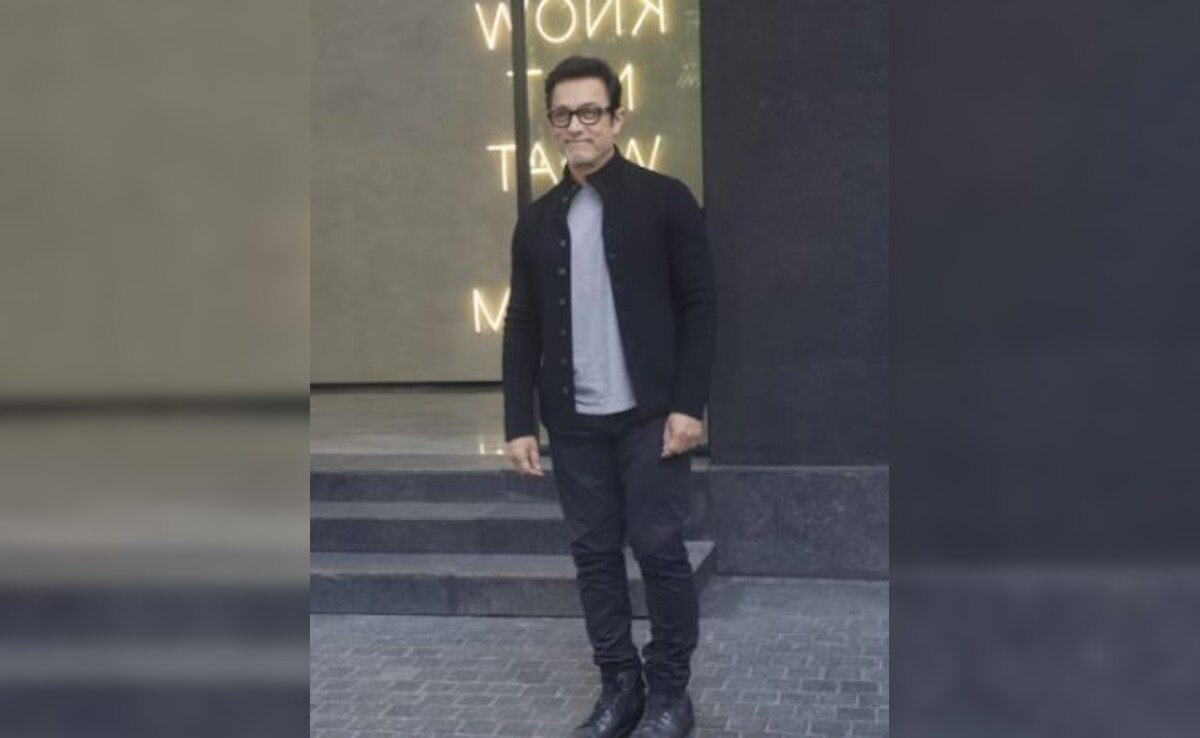 The Story Behind How Aamir Khan Became An Actor. Cue - Maharashtra <i>Bandh</i>