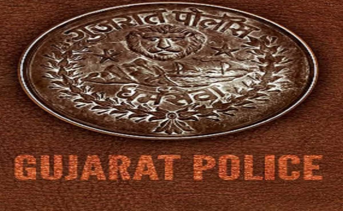 Ахмедабад Пет души са арестувани за това че се твърди