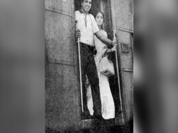 धर्मेंद्र और उनकी पहली पत्नी प्रकाश कौर की अनदेखी फोटो वायरल, लोग बोले - ये है असली DDLJ धर्मेंद्र और उनकी पहली पत्नी प्रकाश कौर की अनदेखी फोटो वायरल, लोग बोले - ये है असली DDLJ