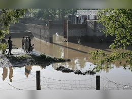 पाकिस्तानमध्ये मुसळधार पावसाने 87 मृत्यूमुखी, 82 जखमी, 2500 हून अधिक घरांचे नुकसान पाकिस्तानमध्ये मुसळधार पावसाने 87 मृत्यूमुखी, 82 जखमी, 2500 हून अधिक घरांचे नुकसान