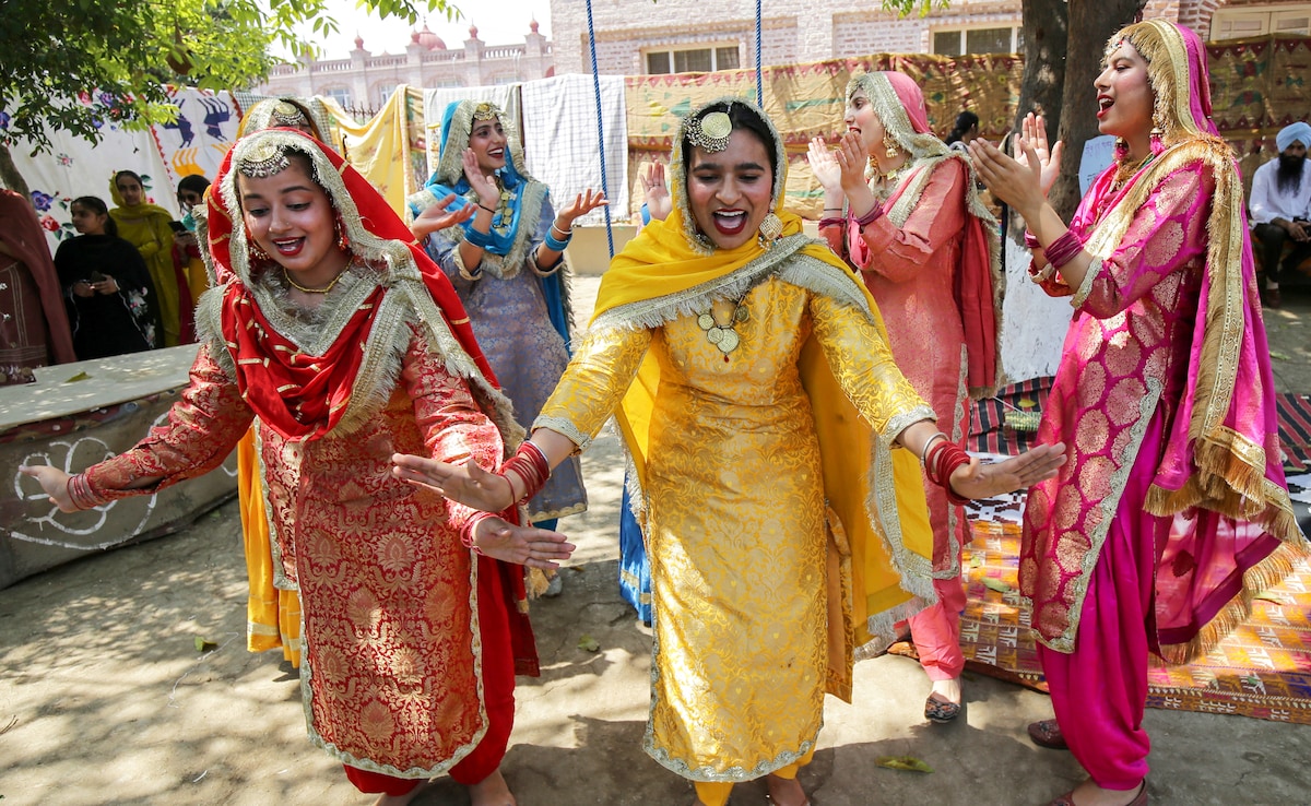 Baisakhi 2025 Байсахи е сикхистки фестивал който празнува реколтата културното