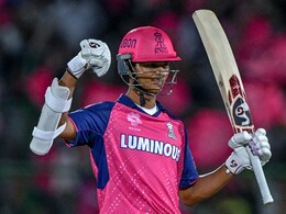 "Can't You Score...": Sunil Gavaskar's Cheeky Exchange With 'Mumbai Boy' Yashasvi Jaiswal