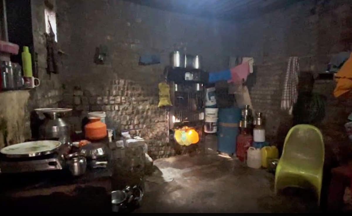 Mumbai Girl Dies By Suicide, Family Says Was “Stressed” By Her 1st Period Mumbai Girl Dies By Suicide, Family Says Was “Stressed” By Her 1st Period
