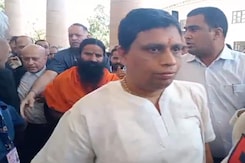 Supreme Court Raps Ramdev Over Patanjali Misleading Ads, Questions Centre Supreme Court Raps Ramdev Over Patanjali Misleading Ads, Questions Centre