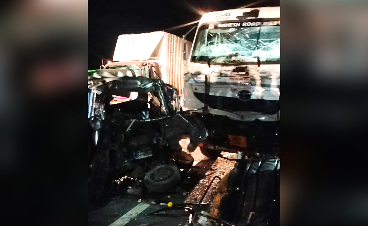 Jhalawar Accident: झालावाड़ में हुए दर्दनाक हादसे में 9 लोगों की मौत, बेकाबू ट्रोले ने वैन को मारी टक्कर, शादी से लौट रहे थे लोग