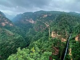 Natural Beauty: MP में इन 5 जगहों को देखे बिना अधूरी है प्रदेश की यात्रा, आप भी जरूर जाएं घूमने Natural Beauty: MP में इन 5 जगहों को देखे बिना अधूरी है प्रदेश की यात्रा, आप भी जरूर जाएं घूमने
