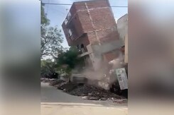 Video: 4-Storey Building Collapses Like Pack Of Cards In Delhi Video: 4-Storey Building Collapses Like Pack Of Cards In Delhi