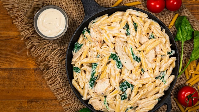 Craving White Sauce Pasta? Nutritionist Shares Tasty And Healthy Recipe For The Creamy Sauce