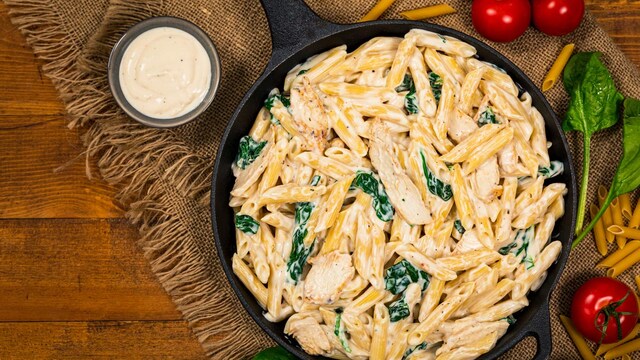 Craving White Sauce Pasta? Nutritionist Shares Tasty And Healthy Recipe For The Creamy Sauce