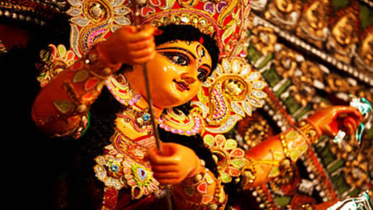 Chaitra Navratri 2024: चैत्र नवरात्रि की आज से शुरुआत, मंदिरों में लगी भक्तों की कतार