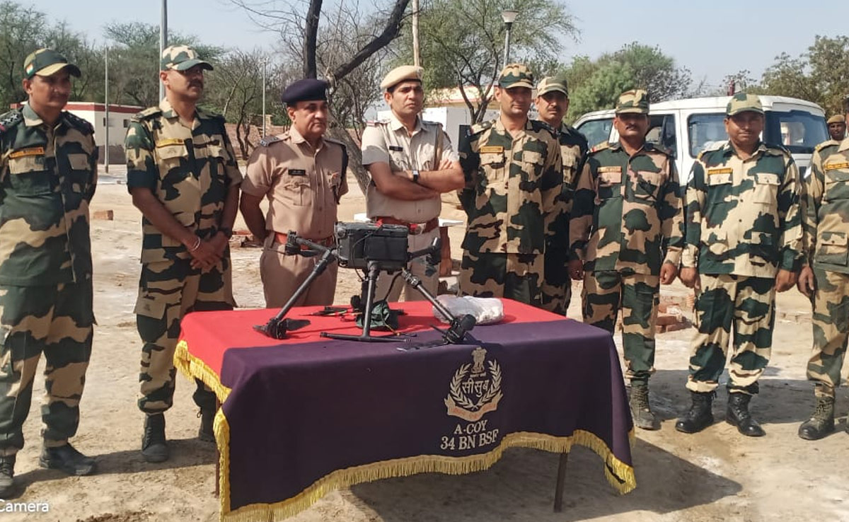 Rajasthan: सीमा पर ड्रोन से भारत में हेरोइन गिरा रहे थे पाकिस्तानी तस्कर, BSF  ने फायरिंग कर गिराया