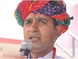 Vivek Dhakar Suicide: राजस्थान कांग्रेस के पूर्व विधायक ने किया सुसाइड, हाथों की नस काटी, अस्पताल में मौत Vivek Dhakar Suicide: राजस्थान कांग्रेस के पूर्व विधायक ने किया सुसाइड, हाथों की नस काटी, अस्पताल में मौत