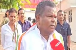 बस्तर: कांग्रेस प्रत्याशी कवासी लखमा ने मतदान कर लोगों से किया ये वादा! बस्तर: कांग्रेस प्रत्याशी कवासी लखमा ने मतदान कर लोगों से किया ये वादा!